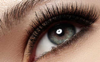 Как правильно расчесывать нарощенные ресницы??