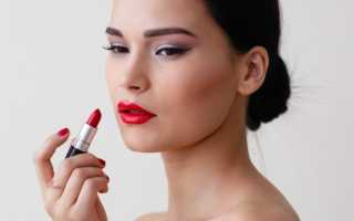 Макияж в розовых тонах для брюнеток