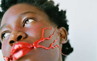 Вечерний макияж с красной помадой