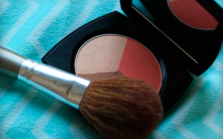Румяна: виды, как выбрать, как подобрать цвет к коже лица, пошаговое видео как правильно наносить, техники нанесения, рейтинг лучших румян